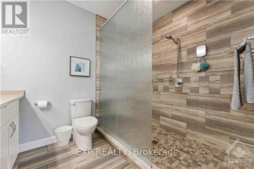 2500 Kearns Way, Ottawa, ON - Indoor Photo Showing Bathroom