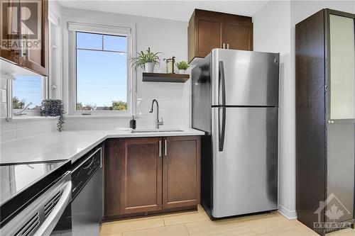 2507 Longfields Drive, Ottawa, ON - Indoor Photo Showing Kitchen