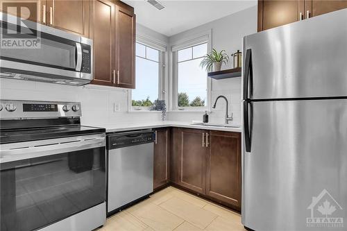 2507 Longfields Drive, Ottawa, ON - Indoor Photo Showing Kitchen