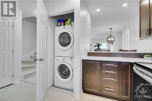 2507 Longfields Drive, Ottawa, ON - Indoor Photo Showing Laundry Room