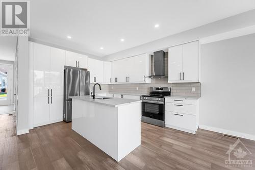 875 Contour Street Unit#B, Ottawa, ON - Indoor Photo Showing Kitchen With Upgraded Kitchen