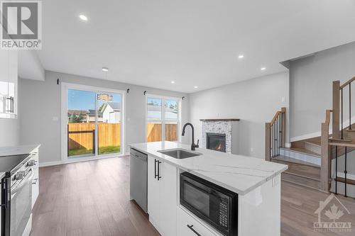 875 Contour Street Unit#B, Ottawa, ON - Indoor Photo Showing Kitchen