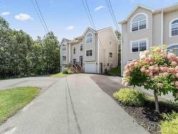 79 Bridgeview Drive  Halifax, NS B3P 0A1