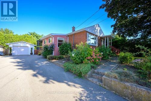 1041 Shepherds Drive, Burlington, ON - Outdoor