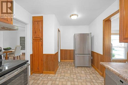 1041 Shepherds Drive, Burlington, ON - Indoor Photo Showing Kitchen