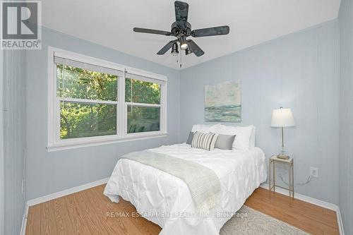 1041 Shepherds Drive, Burlington, ON - Indoor Photo Showing Bedroom