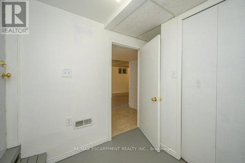 1041 Shepherds Drive, Burlington, ON - Indoor Photo Showing Other Room