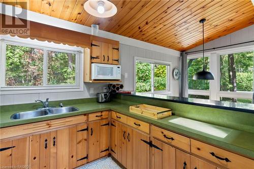 7 Jay Street, Saugeen Shores, ON - Indoor Photo Showing Kitchen With Double Sink