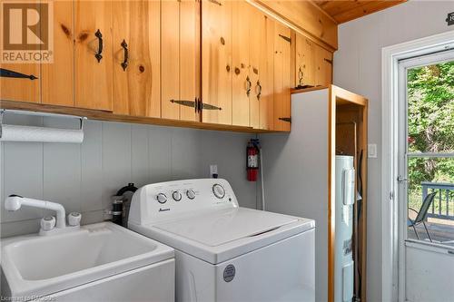 Laundry facilities - 7 Jay Street, Saugeen Shores, ON - Indoor Photo Showing Laundry Room