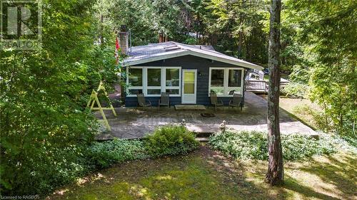 Three bedroom home nestled in the trees on a corner lot - 7 Jay Street, Saugeen Shores, ON - Outdoor