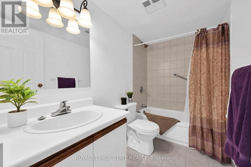 203 - 482 James Street N, Hamilton (North End), ON - Indoor Photo Showing Bathroom