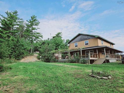 236 Canoe Lake Estates Road, East Quinan, NS 