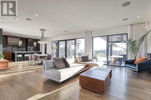 105 Edgewater Boulevard, Middlesex Centre (Kilworth), ON - Indoor Photo Showing Living Room