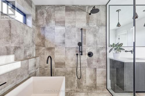 105 Edgewater Boulevard, Middlesex Centre (Kilworth), ON - Indoor Photo Showing Bathroom