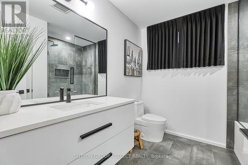 105 Edgewater Boulevard, Middlesex Centre (Kilworth), ON - Indoor Photo Showing Bathroom