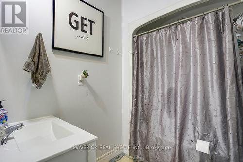 717 Central Avenue, London, ON - Indoor Photo Showing Bathroom