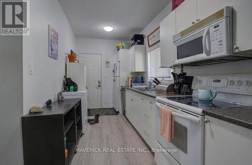 717 Central Avenue, London, ON - Indoor Photo Showing Kitchen