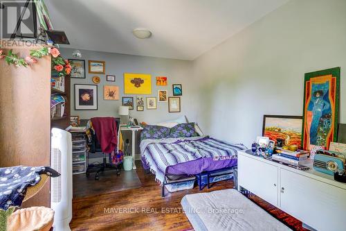 717 Central Avenue, London, ON - Indoor Photo Showing Bedroom