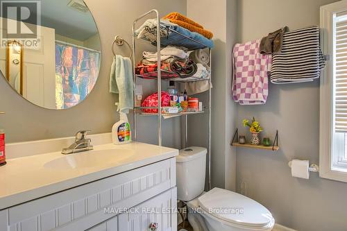 717 Central Avenue, London, ON - Indoor Photo Showing Bathroom