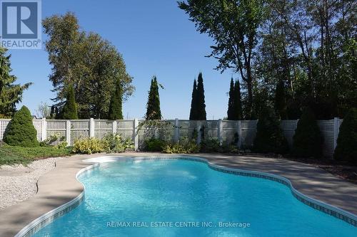 373376 6Th Line, Amaranth, ON - Outdoor With In Ground Pool With Backyard