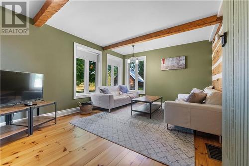 105 Halliday Creek Road, Burnstown, ON - Indoor Photo Showing Living Room