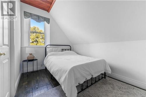 105 Halliday Creek Road, Burnstown, ON - Indoor Photo Showing Bedroom