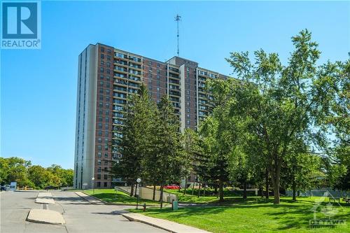 665 Bathgate Drive Unit#1401, Ottawa, ON - Outdoor