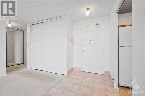 Foyer has large closet. - 665 Bathgate Drive Unit#1401, Ottawa, ON - Indoor Photo Showing Other Room