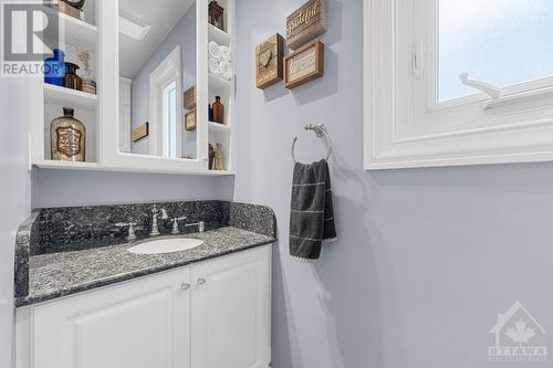 5668 Eloise Crescent, Ottawa, ON - Indoor Photo Showing Bathroom