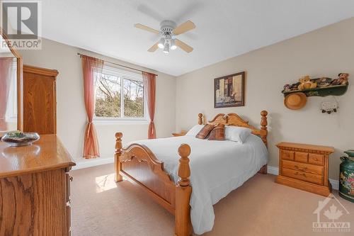 5668 Eloise Crescent, Ottawa, ON - Indoor Photo Showing Bedroom