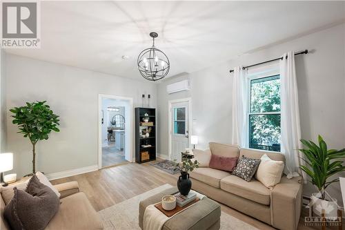 157 Down Street, Carleton Place, ON - Indoor Photo Showing Living Room