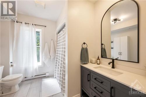 157 Down Street, Carleton Place, ON - Indoor Photo Showing Bathroom