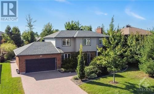 Beautifully landscaped with over 3,000 sq ft of living space - 10 Riverbrook Road, Ottawa, ON - Outdoor