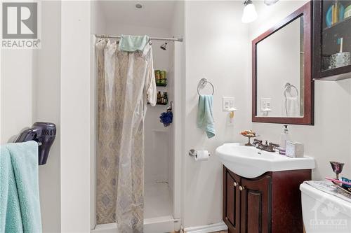 55 Lake Avenue E, Carleton Place, ON - Indoor Photo Showing Bathroom