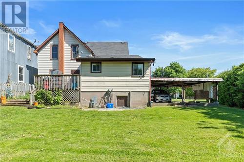 55 Lake Avenue E, Carleton Place, ON - Outdoor