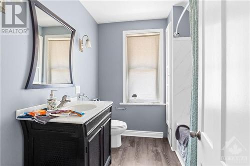 55 Lake Avenue E, Carleton Place, ON - Indoor Photo Showing Bathroom