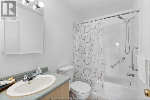 90 Murray Street Unit# 201, Amherstburg, ON - Indoor Photo Showing Bathroom