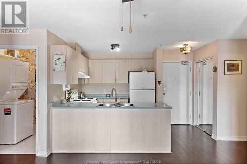 90 Murray Street Unit# 201, Amherstburg, ON - Indoor Photo Showing Kitchen