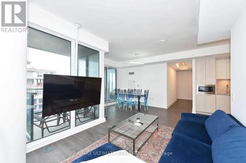 5202 - 125 Blue Jays Way, Toronto (Waterfront Communities), ON - Indoor Photo Showing Living Room