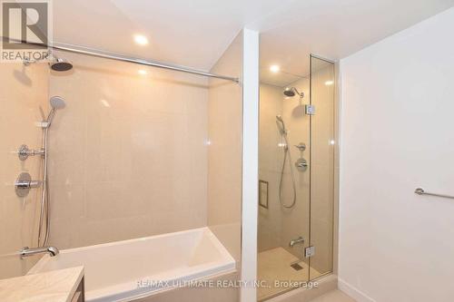 5202 - 125 Blue Jays Way, Toronto (Waterfront Communities), ON - Indoor Photo Showing Bathroom