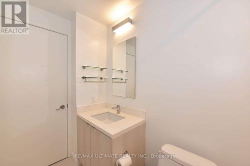 5202 - 125 Blue Jays Way, Toronto (Waterfront Communities), ON - Indoor Photo Showing Bathroom