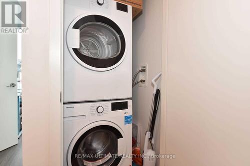 5202 - 125 Blue Jays Way, Toronto (Waterfront Communities), ON - Indoor Photo Showing Laundry Room