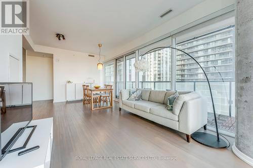 2309 - 101 Peter Street, Toronto (Waterfront Communities), ON - Indoor Photo Showing Living Room