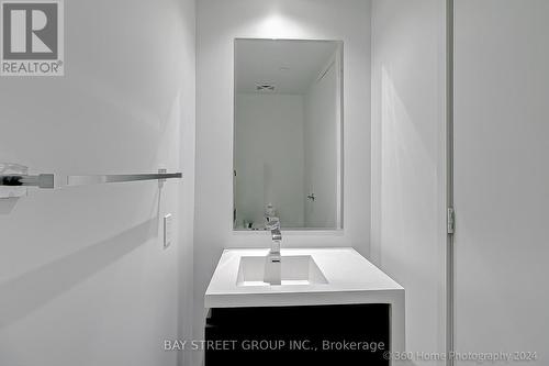 1116 - 1030 King Street W, Toronto, ON - Indoor Photo Showing Bathroom