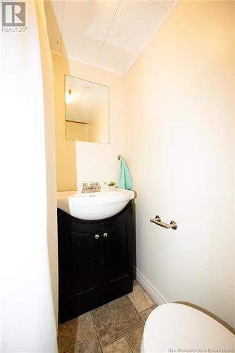 725 Hanwell Road, Fredericton, NB - Indoor Photo Showing Bathroom