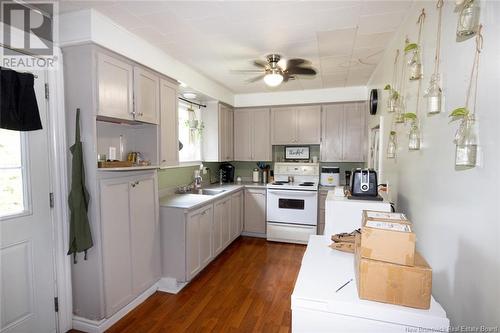 725 Hanwell Road, Fredericton, NB - Indoor Photo Showing Kitchen