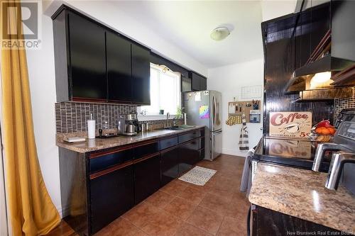 725 Hanwell Road, Fredericton, NB - Indoor Photo Showing Kitchen With Double Sink