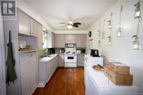 725 Hanwell Road, Fredericton, NB - Indoor Photo Showing Kitchen