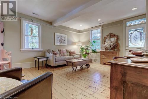 220 Belcher Lane, Southampton, ON - Indoor Photo Showing Living Room