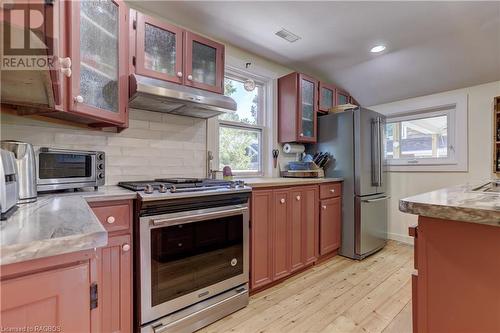 220 Belcher Lane, Southampton, ON - Indoor Photo Showing Kitchen